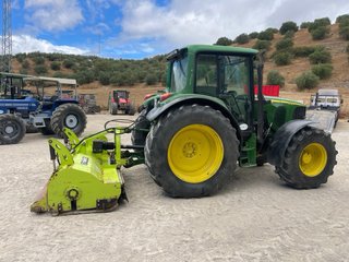 Picadora de resto de poda y hierba niubo