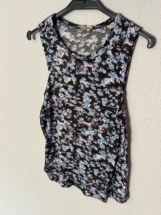 Camiseta de flores negra y multicolor talla S