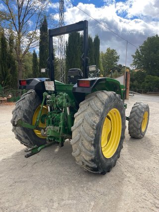 Tractor John Deere 6110