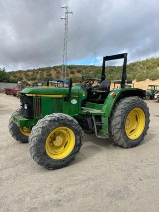 Tractor John Deere 6110