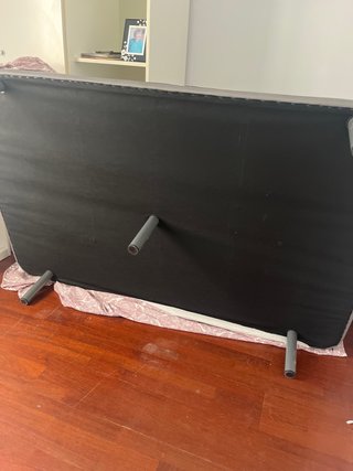 Colchón con somier tapizado y patas
