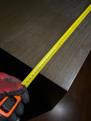 Mostrador de tienda madera marrón y blanco