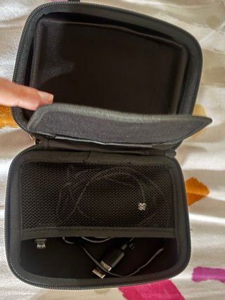 GPS TomTom 4EN42 con funda para transporte