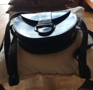 Bolso de cuero negro vintage
