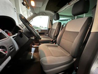 VOLKSWAGEN T5 California Beach 2.0 TDI techo eleva