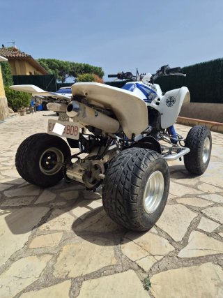 Suzuki LTZ 400