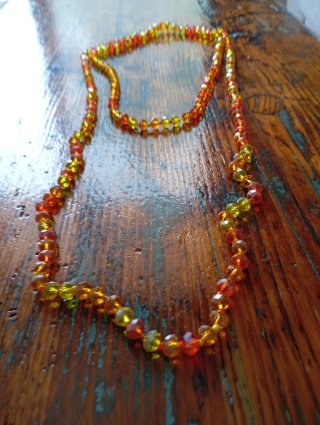 Collana lunga perline arancioni e gialle