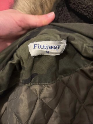 Chaqueta militar invierno con capucha