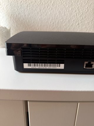 PS3 Slim 1TB con juegos PS1, PS2, PS3