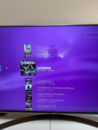 PS3 Slim 1TB con juegos PS1, PS2, PS3