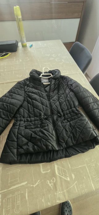 Anorak corto negro mujer