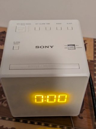 Reloj despertador Sony blanco
