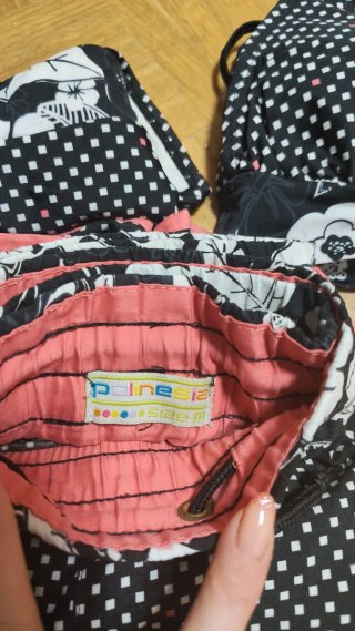 Conjunto Bikini y Shorts Negro Lunares y flores