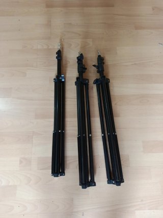 Trípodes para focos de iluminación