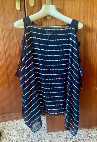 Blusón poncho negro con lentejuelas Chema Blanco