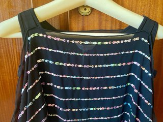 Blusón poncho negro con lentejuelas Chema Blanco