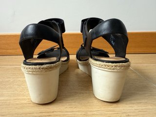 Sandalias Clarks Piel Negras