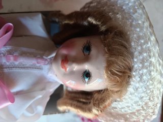 Muñeca de porcelana pintada a mano