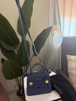 Bolso Escada Azul Marino con Detalles Dorados