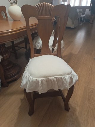 Mesa de comedor ovalada y 4 sillas