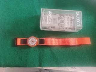 Orologio Swatch Arancione e Nero Sky Patrol
