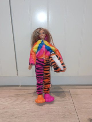 Barbie con disfraz de tigre