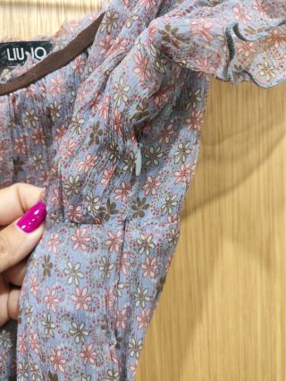 Vestido de seda marca Liu Jo con estampado floral