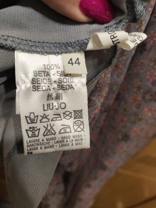 Vestido de seda marca Liu Jo con estampado floral