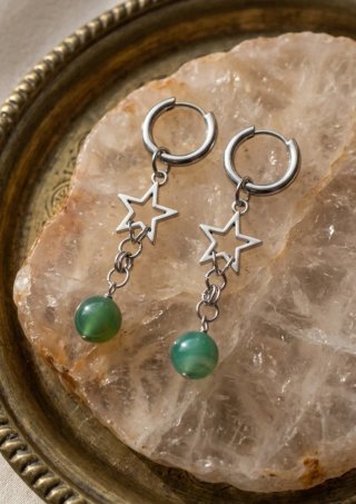 Orecchini pendenti stella e pietra verde