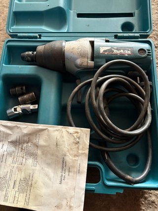 Makita Llave de Impacto Eléctrica
