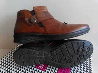 Botines de piel Fluchos marrones.
