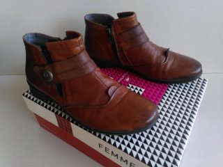 Botines de piel Fluchos marrones.