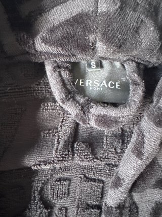 Versace Bata Negra y Dorada