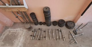 Lote de pesas, barras,discos,bancos Escucho oferta