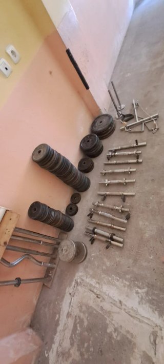 Lote de pesas, barras,discos,bancos Escucho oferta