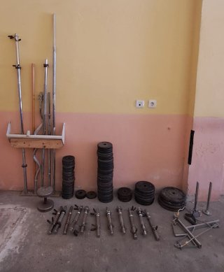 Lote de pesas, barras,discos,bancos Escucho oferta