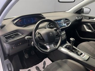 Peugeot 308 5p Allure Pack PureTech 130 S&S