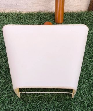 Apliques de pared beige y madera