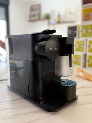 Cafetera Nespresso Lattissima One