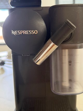 Cafetera Nespresso Lattissima One