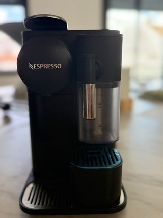 Cafetera Nespresso Lattissima One