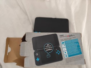 New Nintendo 2DS XL en caja