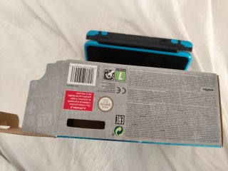 New Nintendo 2DS XL en caja