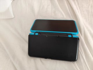 New Nintendo 2DS XL en caja