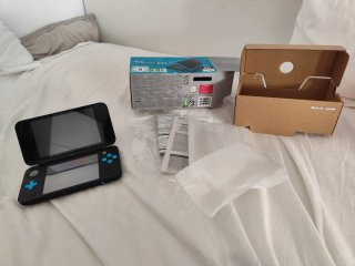 New Nintendo 2DS XL en caja