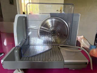 Cortador de fiambres eléctrico