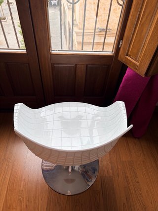 Silla giratoria blanca tipo tulipa-Corte inglés