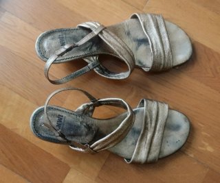 Sandalias doradas Talla 38 Tacón: 6 cm