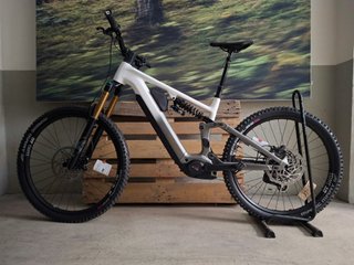 FOCUS SAM2 6.9 800WH Talla L