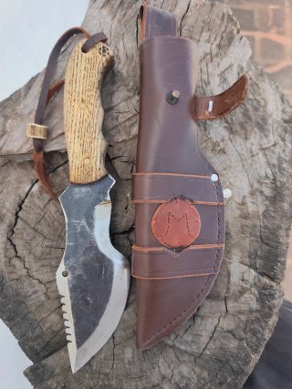 Cuchillo artesanal con cordón